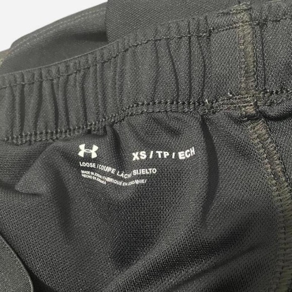 2 Pairs Under Armour Women's Black Athletic Shorts - Picture 3 of 3